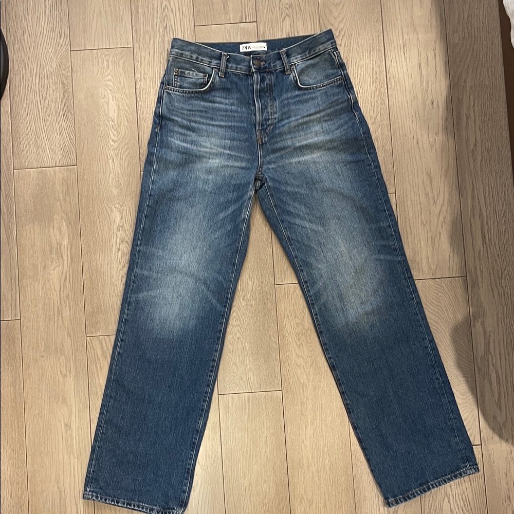 Zara High Rise Relaxed Fit Jeans